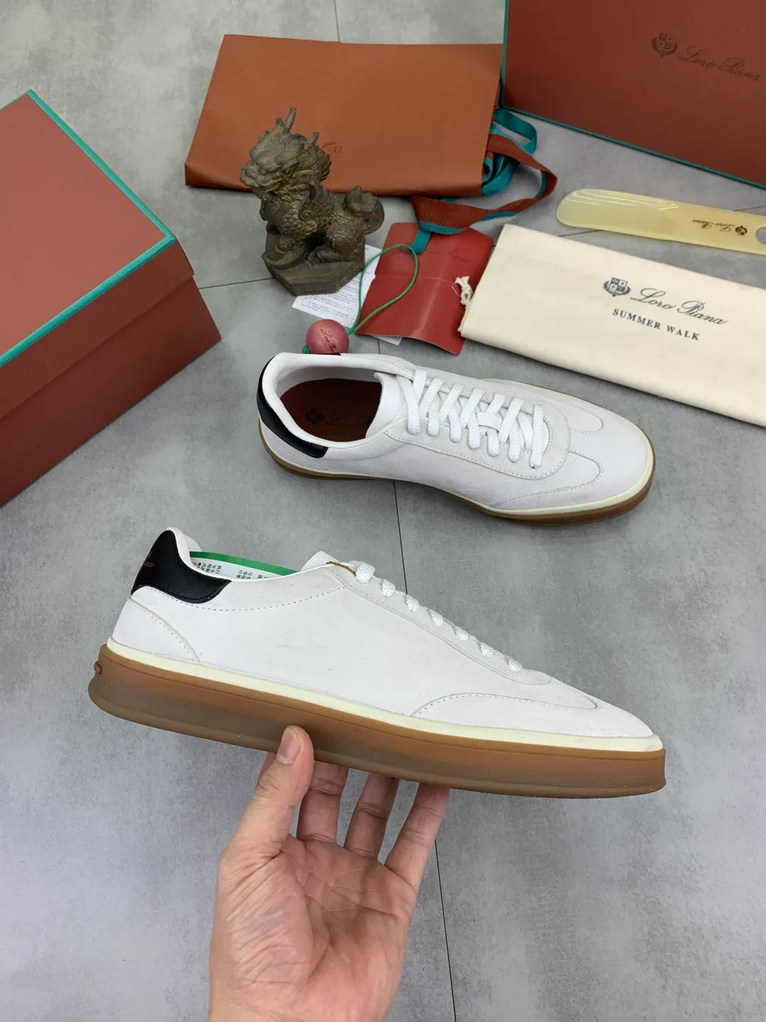 Men's men's shoes 💰P580 New model 💰 The latest casual shoes Loro Piana 💯 Top grade 💯 Buy the original copy 💯 Founded the existing Loro Piana company on April 24, 1924. It is the sixth generation of family operation, providing the best quality products to customers who are discerning about taste and quality. Imported original fly woven fabric with cowhide fabric, plain calfskin lining, hand-stitched thread with cowhide feet, original packaging, high-end outsole, size: 38-45 (customized for 46), 8️⃣ colors available